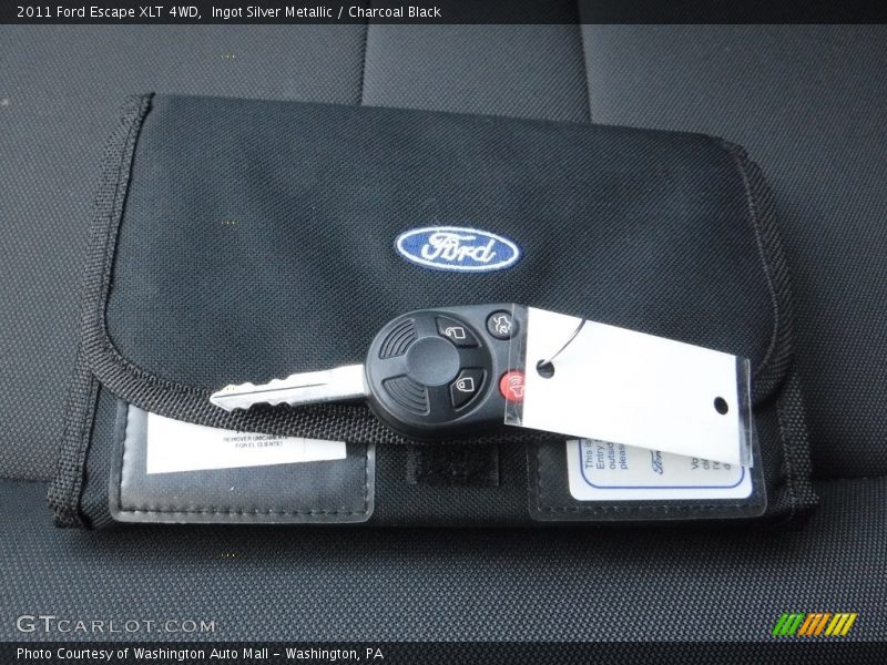 Ingot Silver Metallic / Charcoal Black 2011 Ford Escape XLT 4WD