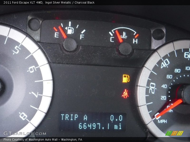 Ingot Silver Metallic / Charcoal Black 2011 Ford Escape XLT 4WD