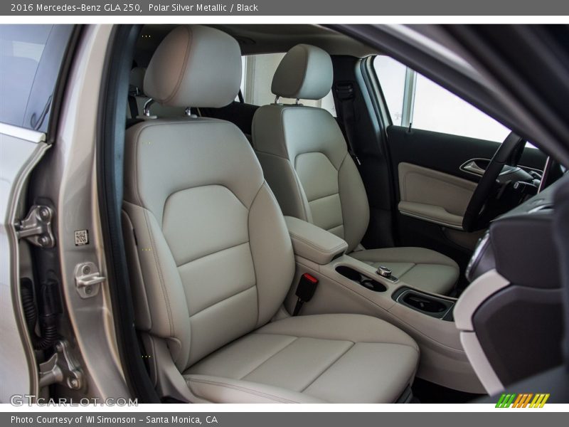 Polar Silver Metallic / Black 2016 Mercedes-Benz GLA 250