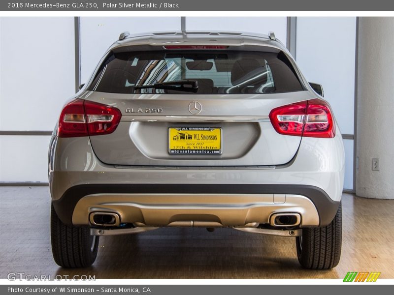 Polar Silver Metallic / Black 2016 Mercedes-Benz GLA 250