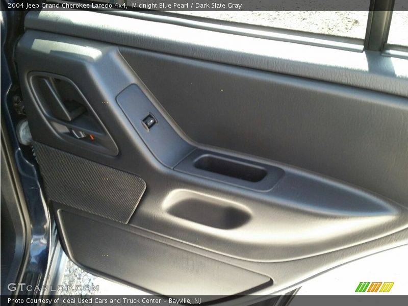 Midnight Blue Pearl / Dark Slate Gray 2004 Jeep Grand Cherokee Laredo 4x4