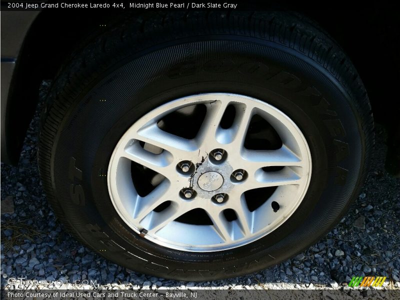 Midnight Blue Pearl / Dark Slate Gray 2004 Jeep Grand Cherokee Laredo 4x4