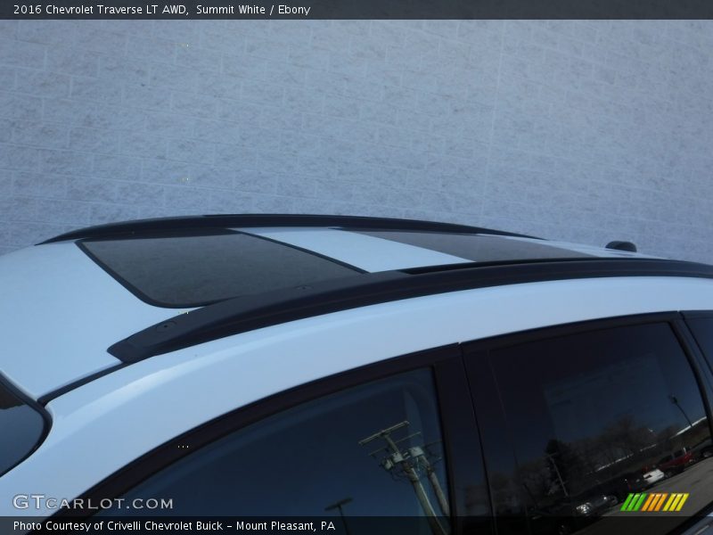 Summit White / Ebony 2016 Chevrolet Traverse LT AWD