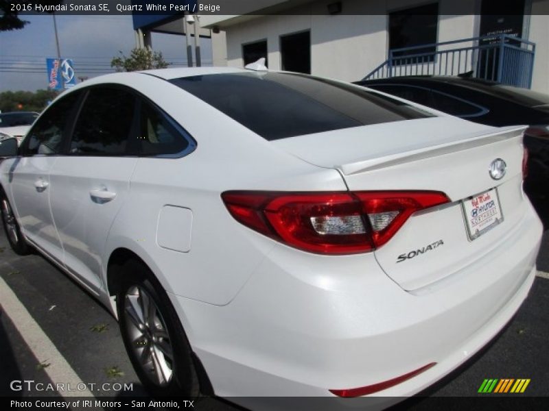 Quartz White Pearl / Beige 2016 Hyundai Sonata SE