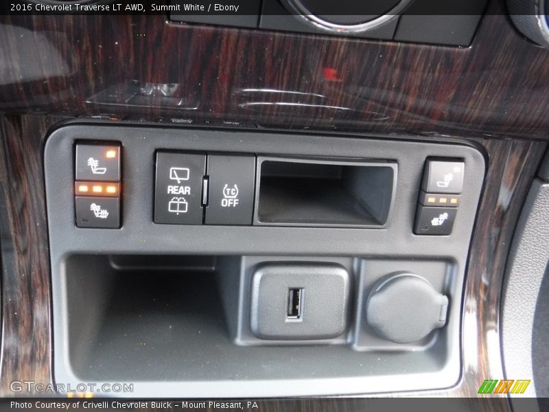 Summit White / Ebony 2016 Chevrolet Traverse LT AWD