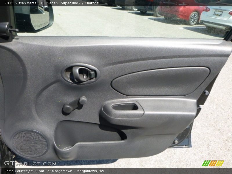 Super Black / Charcoal 2015 Nissan Versa 1.6 S Sedan