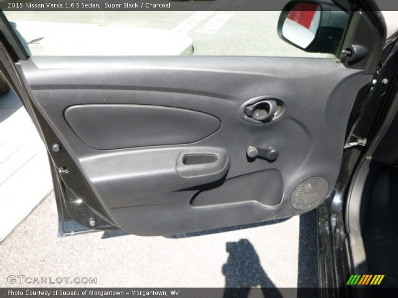 Super Black / Charcoal 2015 Nissan Versa 1.6 S Sedan