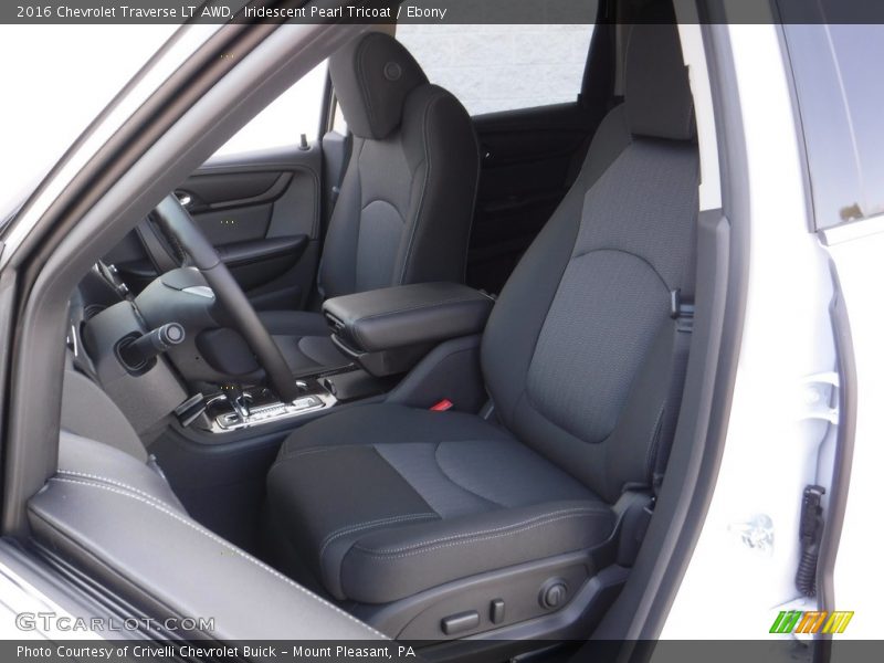Iridescent Pearl Tricoat / Ebony 2016 Chevrolet Traverse LT AWD
