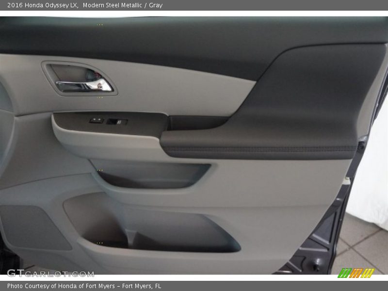 Modern Steel Metallic / Gray 2016 Honda Odyssey LX