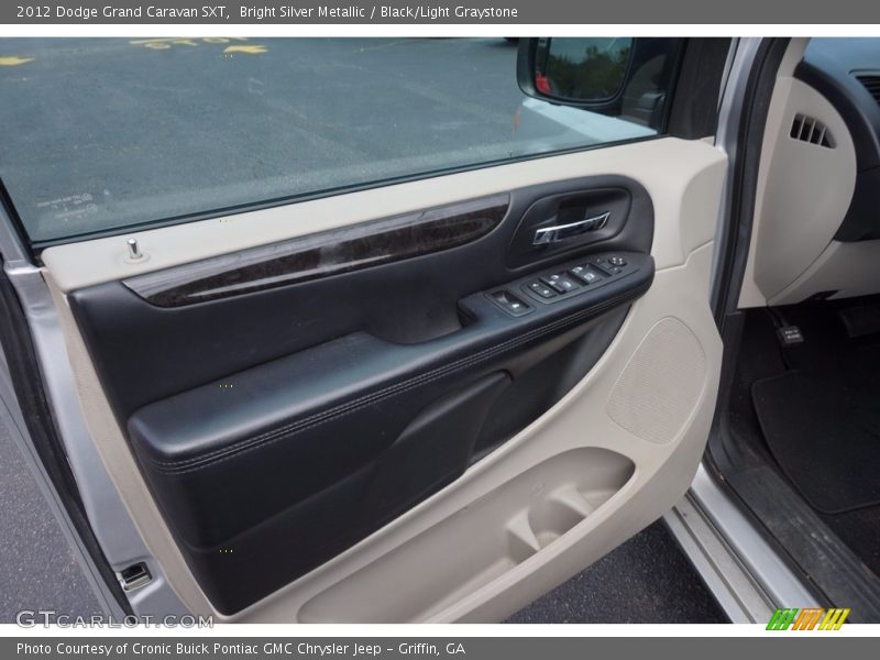 Bright Silver Metallic / Black/Light Graystone 2012 Dodge Grand Caravan SXT