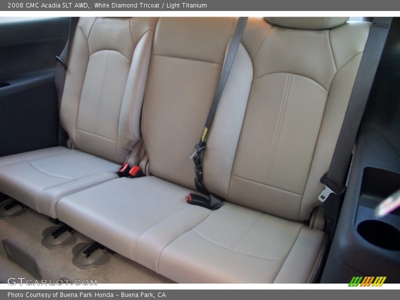 White Diamond Tricoat / Light Titanium 2008 GMC Acadia SLT AWD