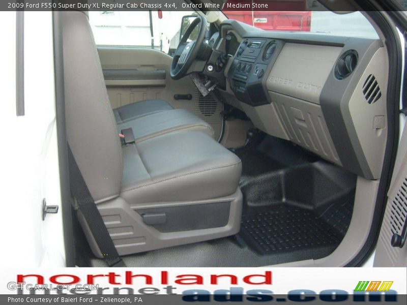 Oxford White / Medium Stone 2009 Ford F550 Super Duty XL Regular Cab Chassis 4x4