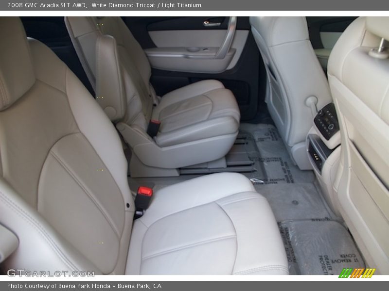 White Diamond Tricoat / Light Titanium 2008 GMC Acadia SLT AWD