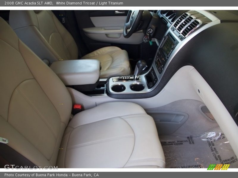 White Diamond Tricoat / Light Titanium 2008 GMC Acadia SLT AWD