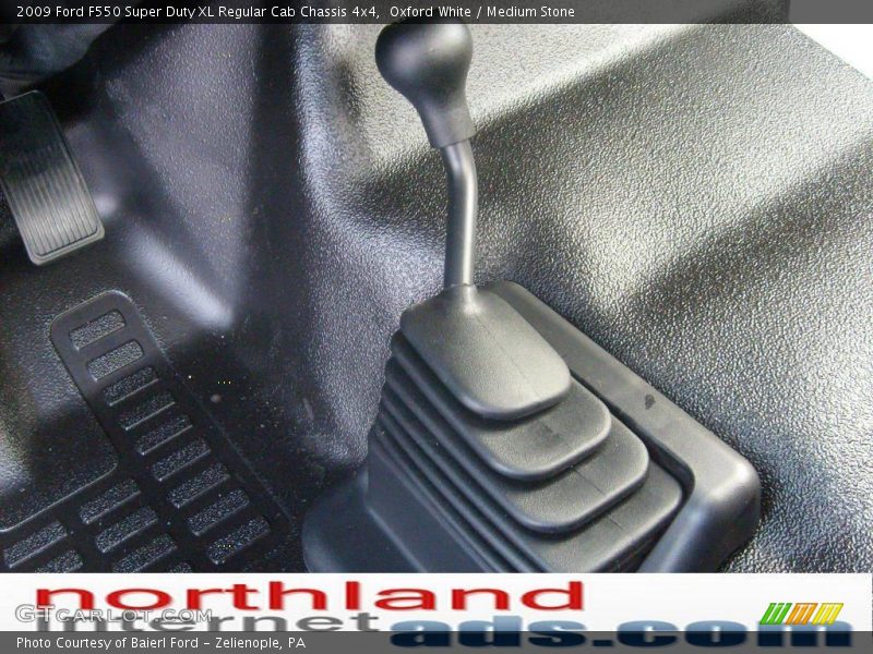 Oxford White / Medium Stone 2009 Ford F550 Super Duty XL Regular Cab Chassis 4x4