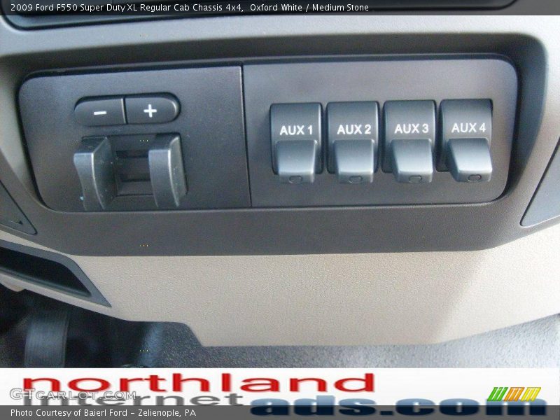 Oxford White / Medium Stone 2009 Ford F550 Super Duty XL Regular Cab Chassis 4x4