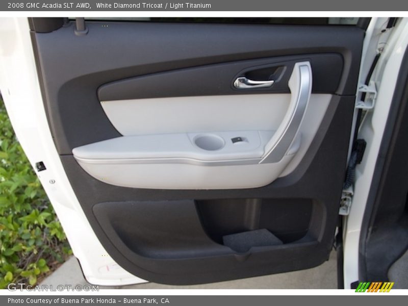 White Diamond Tricoat / Light Titanium 2008 GMC Acadia SLT AWD