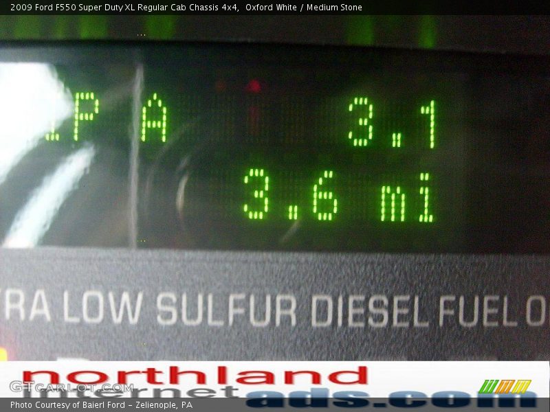 Oxford White / Medium Stone 2009 Ford F550 Super Duty XL Regular Cab Chassis 4x4