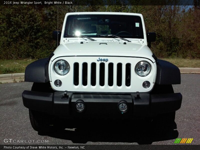 Bright White / Black 2016 Jeep Wrangler Sport