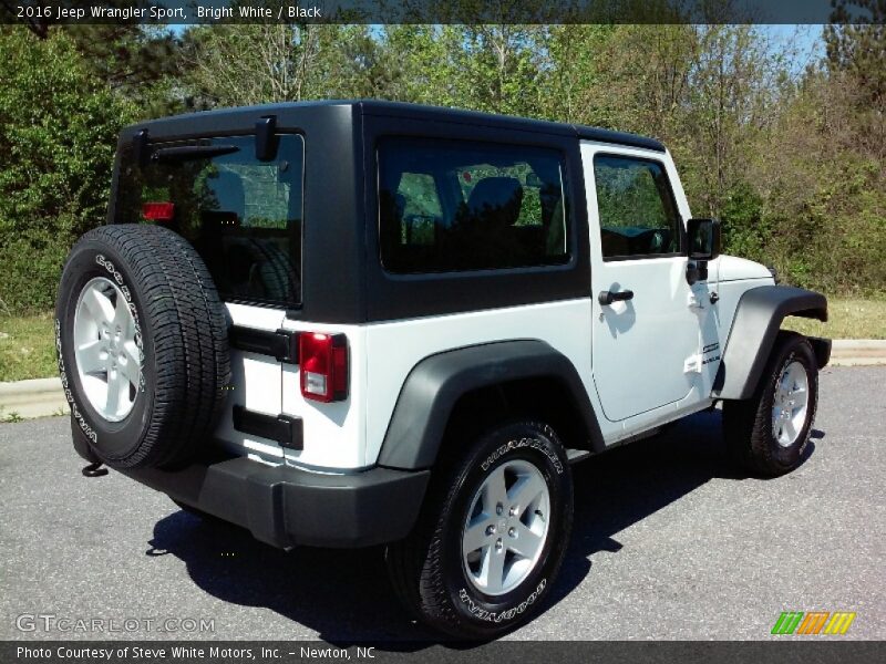 Bright White / Black 2016 Jeep Wrangler Sport