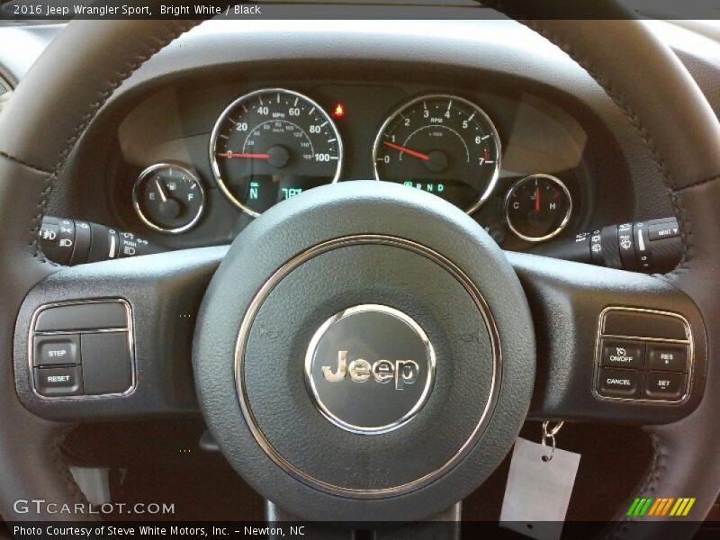 Bright White / Black 2016 Jeep Wrangler Sport