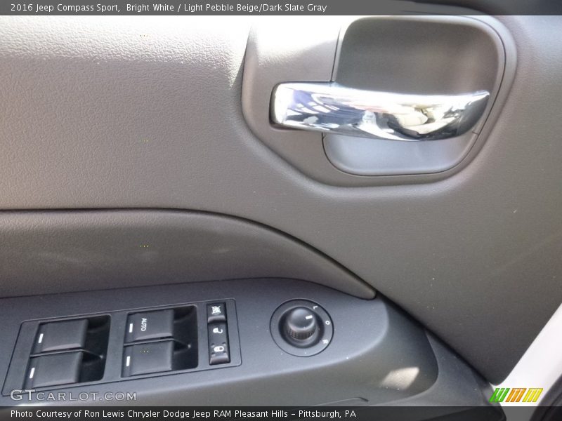 Bright White / Light Pebble Beige/Dark Slate Gray 2016 Jeep Compass Sport