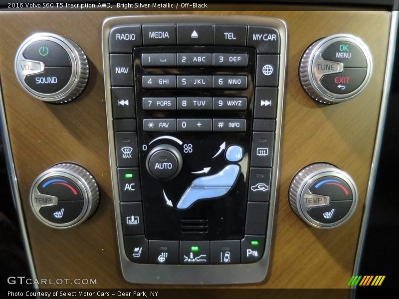 Controls of 2016 S60 T5 Inscription AWD