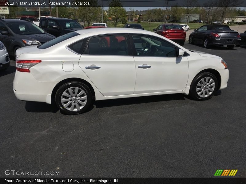 Aspen White / Charcoal 2013 Nissan Sentra SV