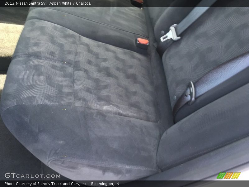 Aspen White / Charcoal 2013 Nissan Sentra SV