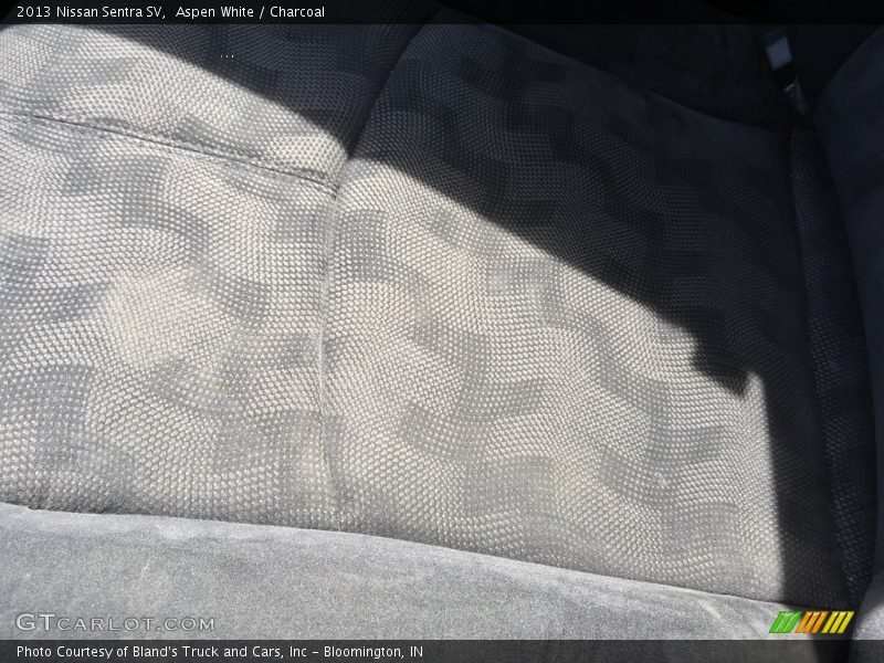 Aspen White / Charcoal 2013 Nissan Sentra SV