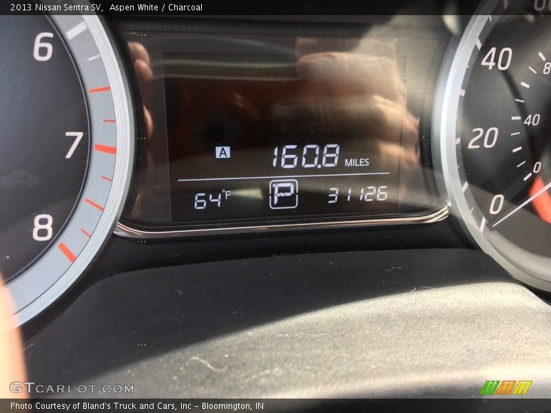 Aspen White / Charcoal 2013 Nissan Sentra SV