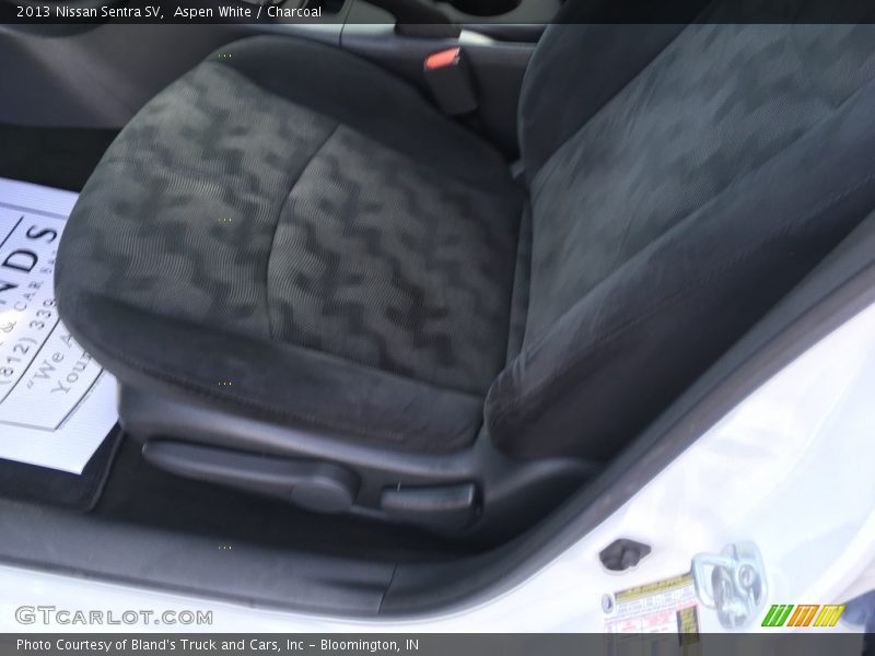 Aspen White / Charcoal 2013 Nissan Sentra SV