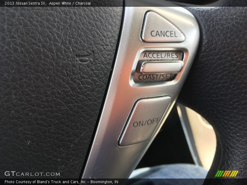 Aspen White / Charcoal 2013 Nissan Sentra SV