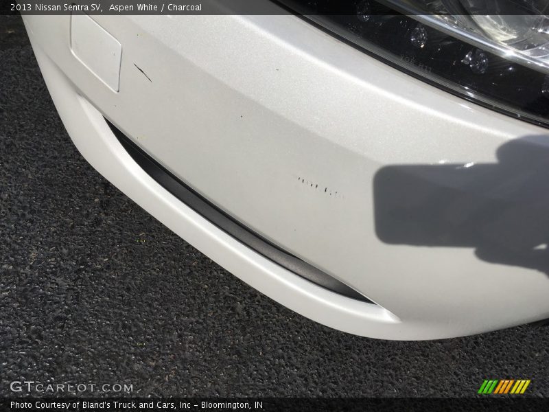 Aspen White / Charcoal 2013 Nissan Sentra SV