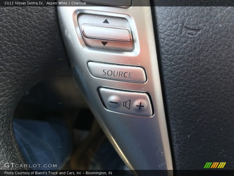 Aspen White / Charcoal 2013 Nissan Sentra SV