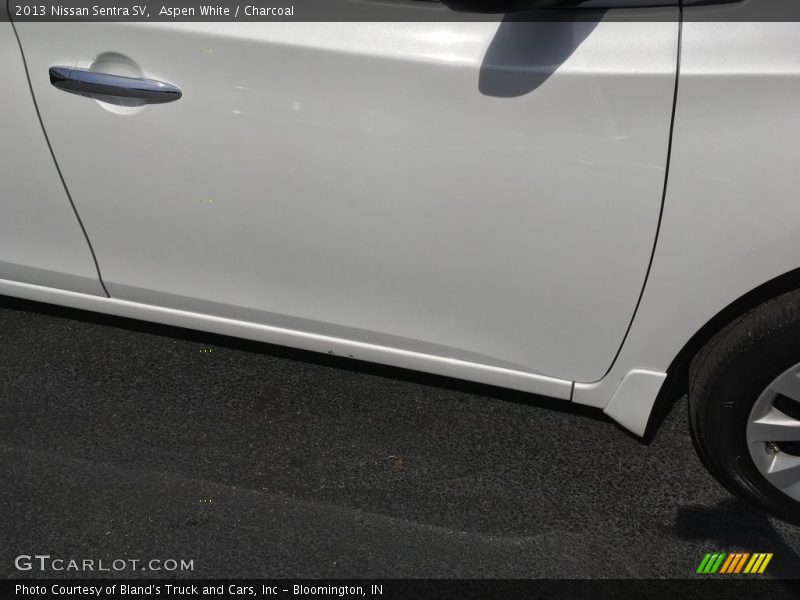 Aspen White / Charcoal 2013 Nissan Sentra SV