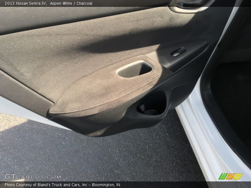 Aspen White / Charcoal 2013 Nissan Sentra SV