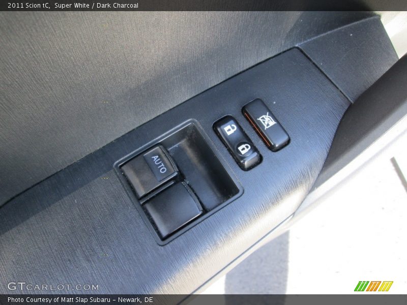 Super White / Dark Charcoal 2011 Scion tC