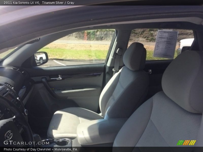 Titanium Silver / Gray 2011 Kia Sorento LX V6