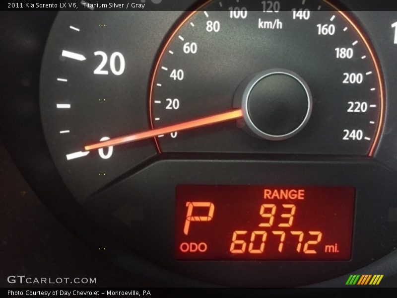 Titanium Silver / Gray 2011 Kia Sorento LX V6