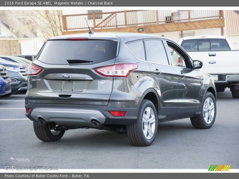 Magnetic Metallic / Charcoal Black 2016 Ford Escape SE 4WD