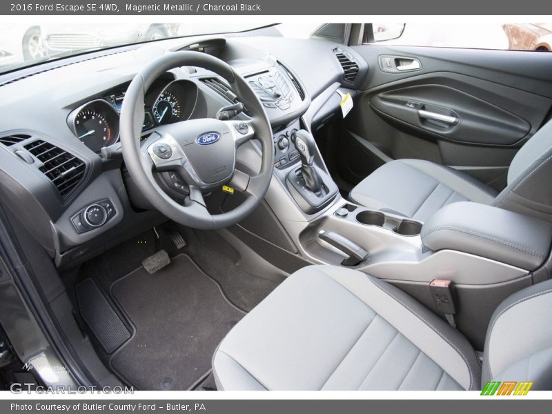 Magnetic Metallic / Charcoal Black 2016 Ford Escape SE 4WD