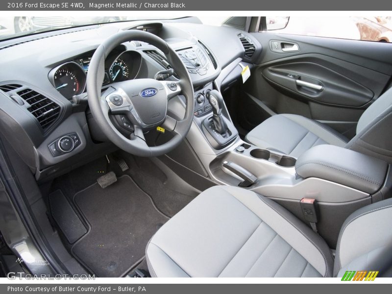 Magnetic Metallic / Charcoal Black 2016 Ford Escape SE 4WD