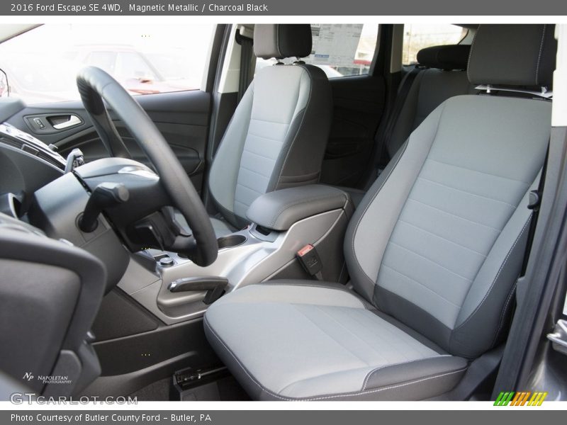 Magnetic Metallic / Charcoal Black 2016 Ford Escape SE 4WD