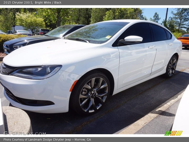 Bright White / Black 2015 Chrysler 200 S