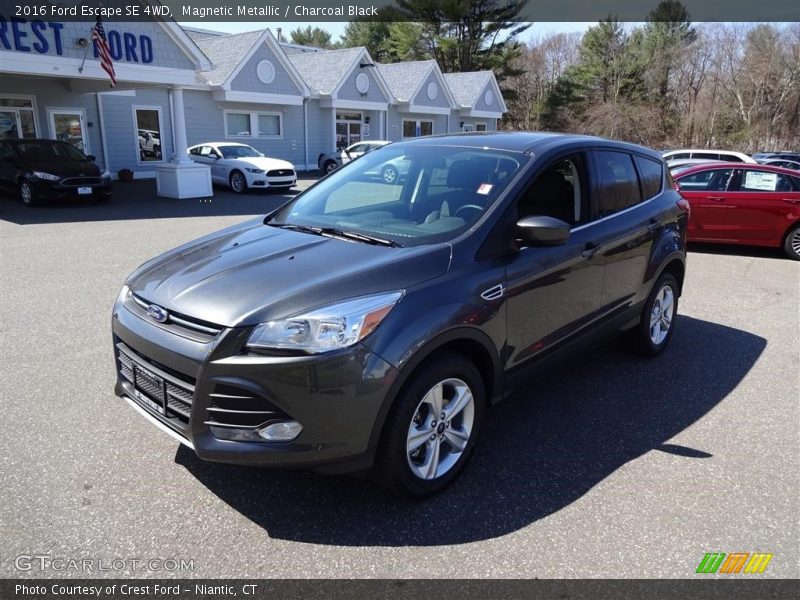 Magnetic Metallic / Charcoal Black 2016 Ford Escape SE 4WD