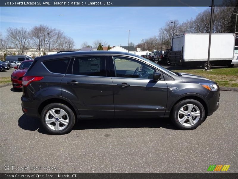 Magnetic Metallic / Charcoal Black 2016 Ford Escape SE 4WD