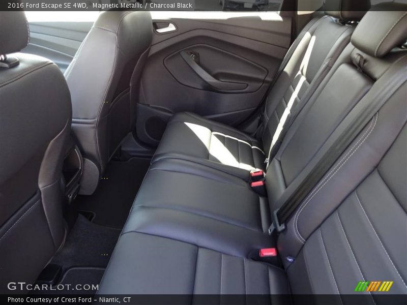Magnetic Metallic / Charcoal Black 2016 Ford Escape SE 4WD