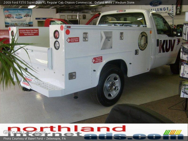 Oxford White / Medium Stone 2009 Ford F350 Super Duty XL Regular Cab Chassis Commercial
