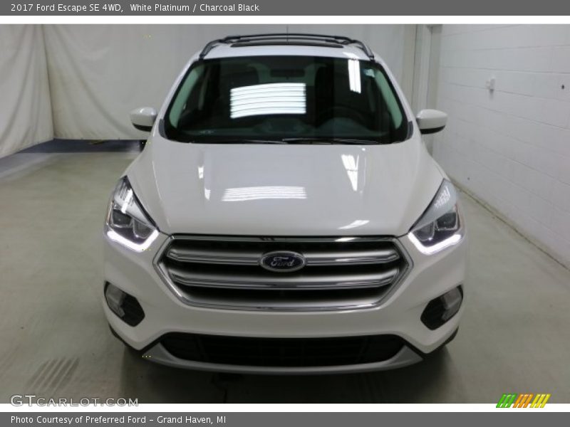 White Platinum / Charcoal Black 2017 Ford Escape SE 4WD